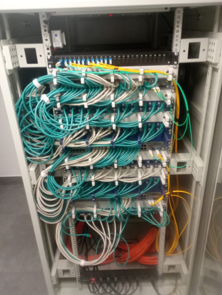 szafa_RACK_1 sieci LAN Radom